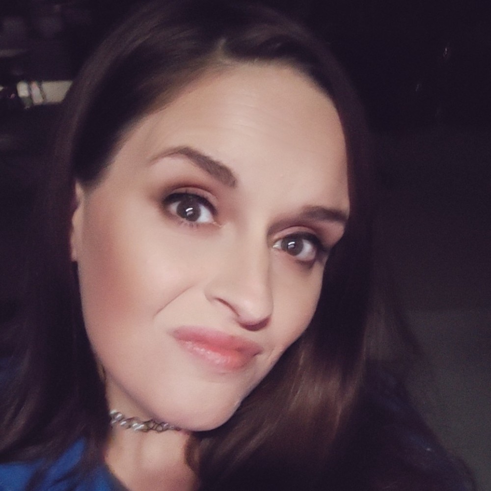 Meet your Posher, Caitlin